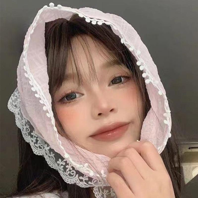 Prancūziška Idiliška Balta Nėriniuota Trikampė Skarelė Galvos Juosta Prancūziška Krepšio Galvos Mada Nuotrauka Gėlė