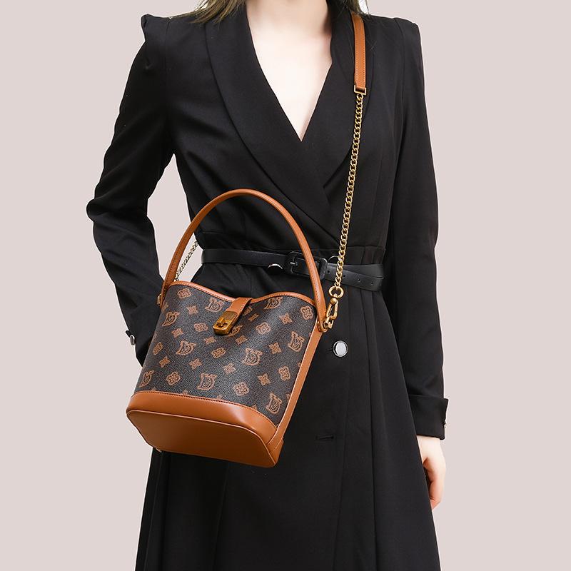 European and American retro new women's bags large-capacity messenger bags women's bucket bags versatile printed commuter shoulder bags