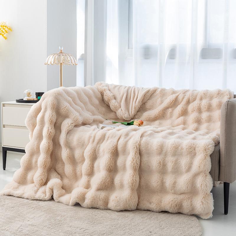 Imitation Rabbit Fur Plush Blanket Winter Warmth Comfortable Blankets Bed Luxury Warm Sofa Cover Throw Blanket and Pillowcase