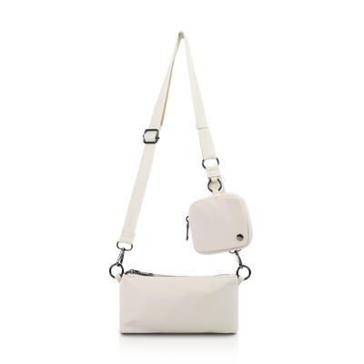 Taška Chunqiu je jednoduchá a nenápadná malá dvojitá taška, crossbody taška na každodenné dochádzanie a prenosná taška cez rameno.
