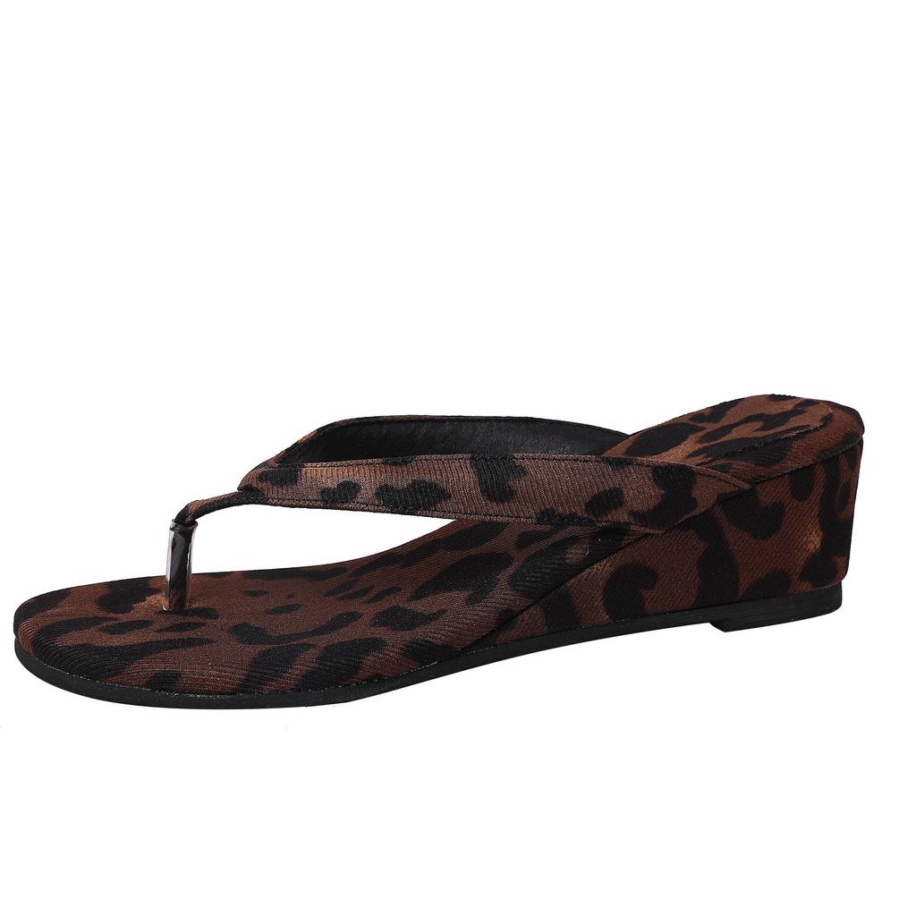 Fashion Versatile Thick-soled Slope-heeled Flip-flops Women's 2025 Summer New Wear Simple Beach Cool Slippers Women's Shoes