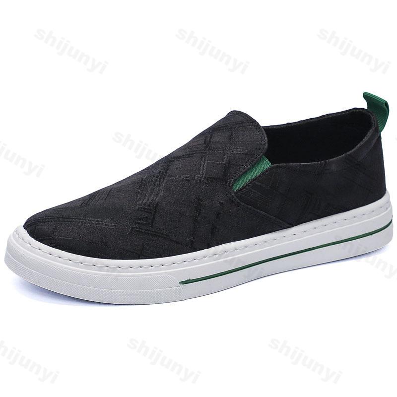 Fashion Men Canvas Shoe Casual Sneaker for Men Light Slip-on Vulcanized Comfortable Male Flats Loafers Black Trainers Zapatos De Hombre