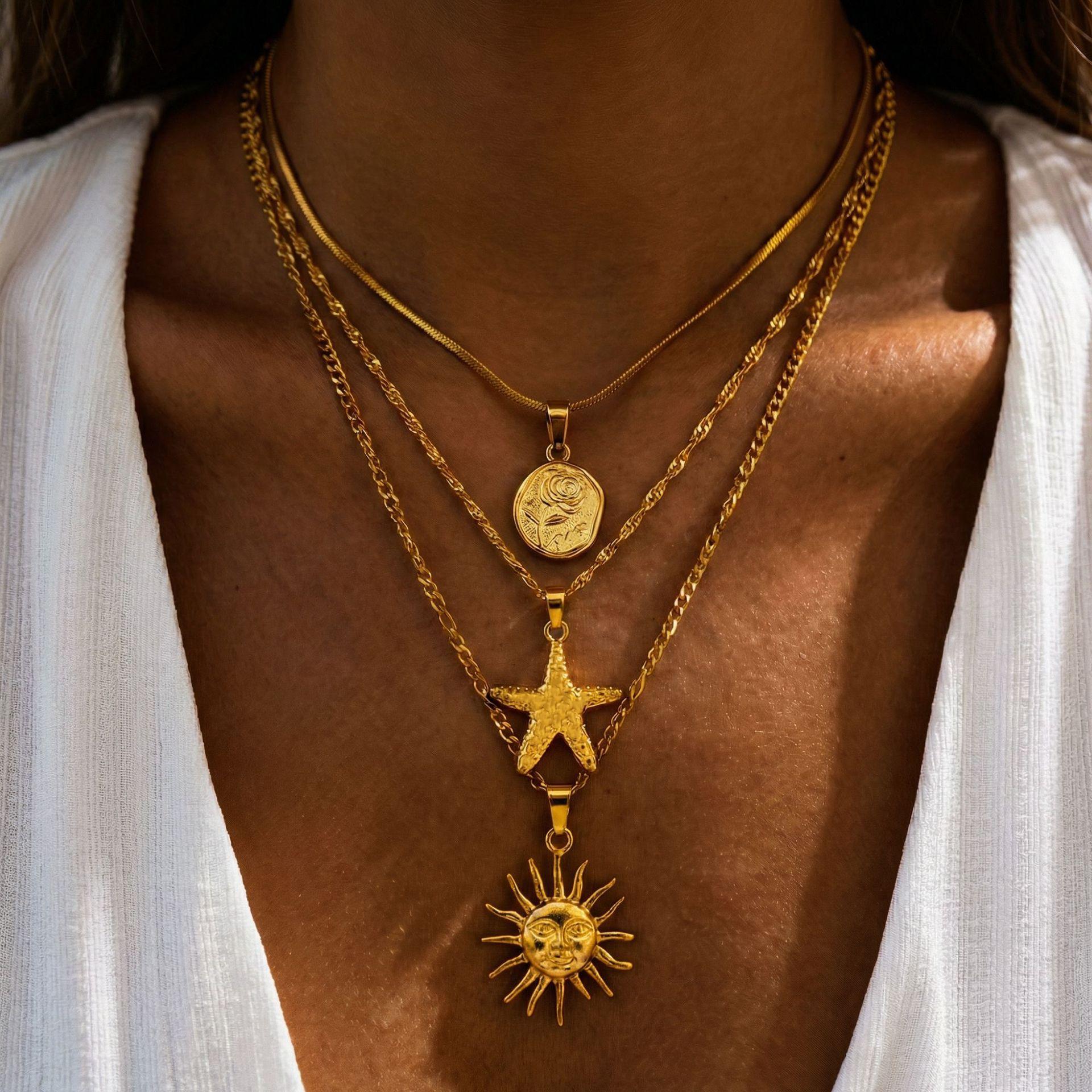 

Набор из 3-х золотистых ожерелий с подвесками в виде солнца, морской звезды, розы для женщин, винтажный кулон-монета, многослойная витая цепочка, бохо, statement-украшения, подарки