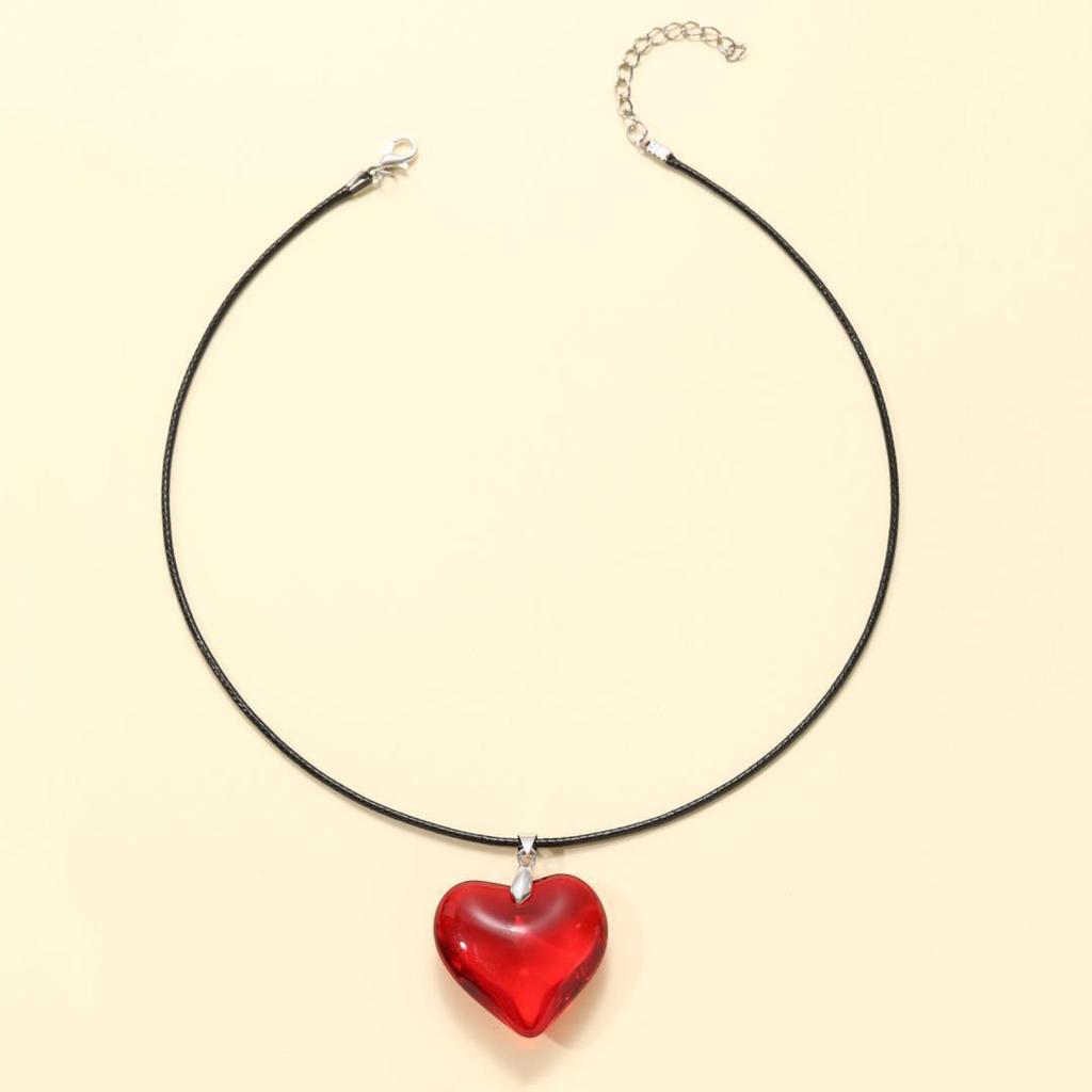 Heart Shaped Pendant Necklace For Women With Alloy Material And Punk Style