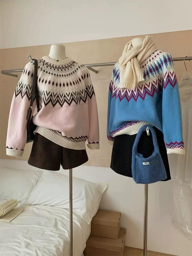 Women's Korean Retro Knit Sweater: Pink Diamond Patchwork Round Neck Jacquard Pullover for Autumn/Winter.