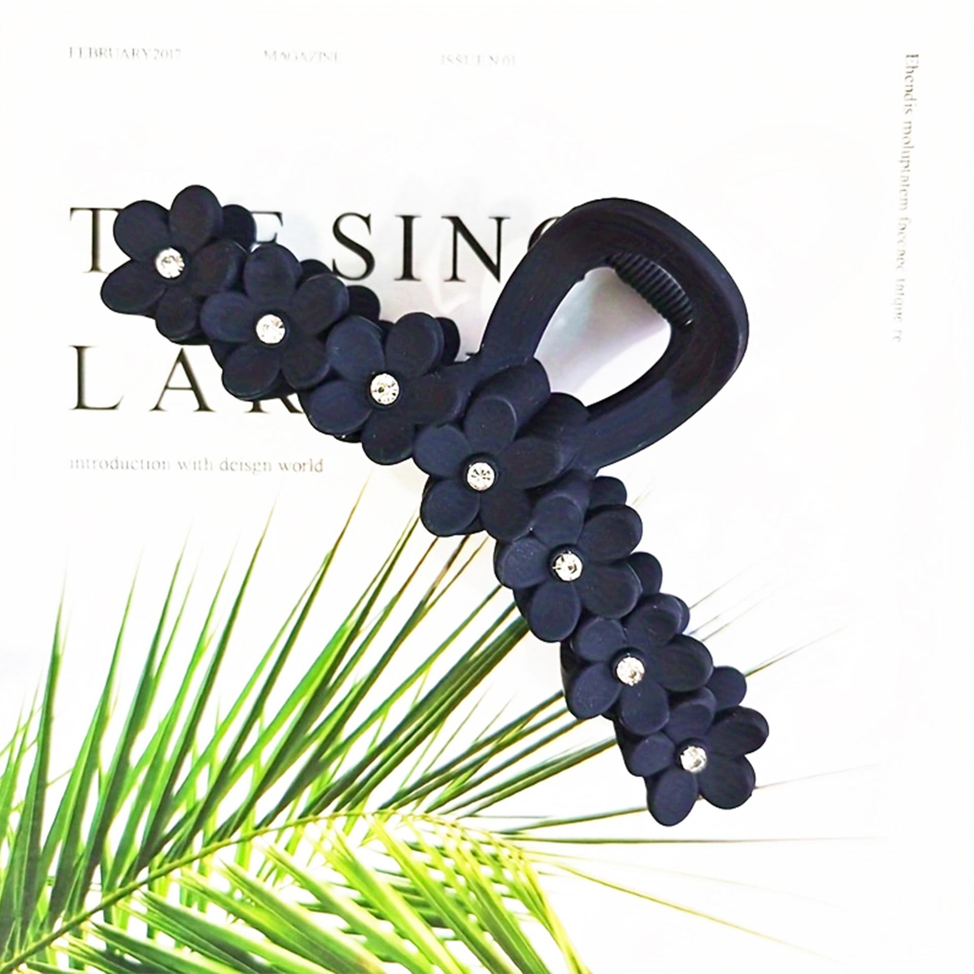 

Minimalist Rhinestone Hair Clip – Seven-Flower Shark Clip for Elegant Updos & Frosted Designs