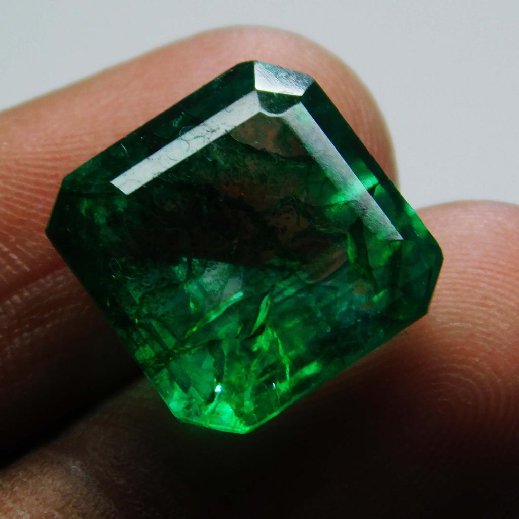 Natural Green Emerald Loose Gemstone 9 Ct Square Cut for Jewelry Making and Gem Collections