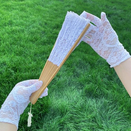 Vintage Style Folding Fan with Lace Trim And Tassel Pendant Elegant Fabric And Bamboo Handheld Fan Hollowed Hand Fan for Wedding Party Home Decor