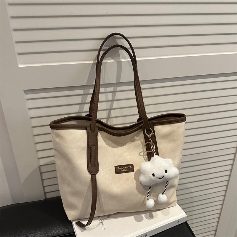 Street Style Tote Bag For Women With Special Material And Large Capacity For Daily Use