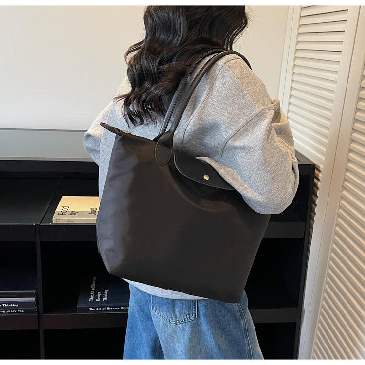 Women’s Trendy Casual Large-Capacity Shoulder Tote Bag Lightweight Versatile Crossbody Bag