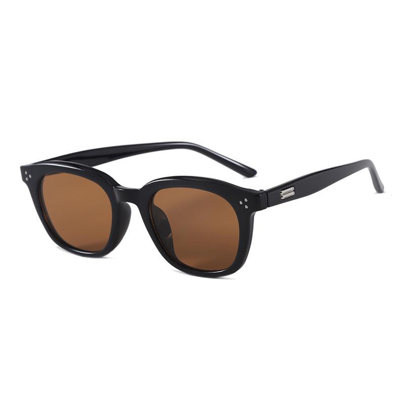 2026 Bare-faced High-Grade Studded Square Sunglasses for Men & Women - Fashionable & Slimming UV Protection Style 3370