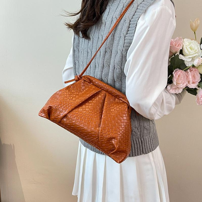 Woven Clip Women's Cloud Bag Fashionable Light Luxury Pleated Small Versatile and Stylish Shoulder Clutch Crossbody Bag
