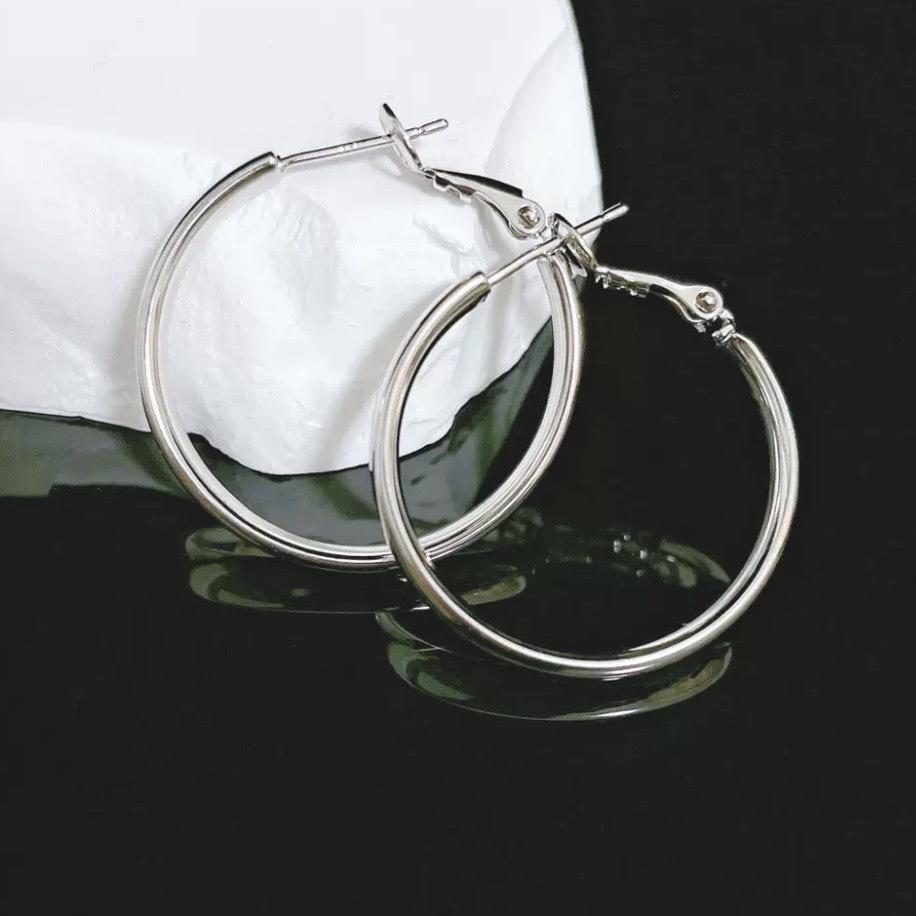 

Круглые серьги-кольца без вставок Личностные преувеличенные серьги Простые атмосферные серьги