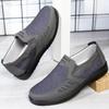 Herrenschuhe Slipper Canvas Schuhe Runde Zehenpartie Rutschfest Freizeitschuhe Männlicher Laufschuh Leichte Slipper Outdoor Weiche Sohle Flats