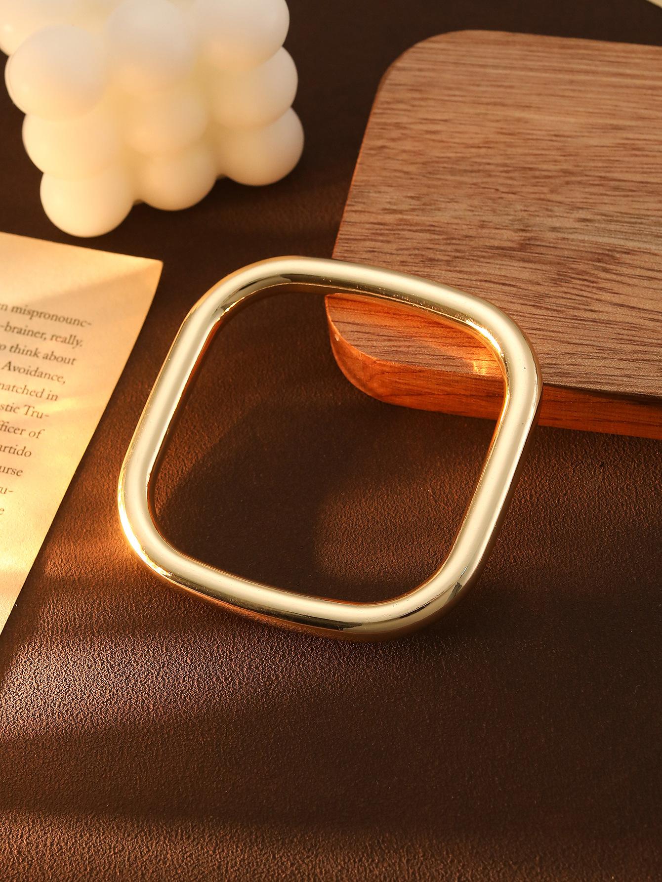 

Wind Square Ccb Metal Plated Shiny Bracelet Fashionable Simple Wind Bracelet Atmospheric Exaggerated Bracelet
