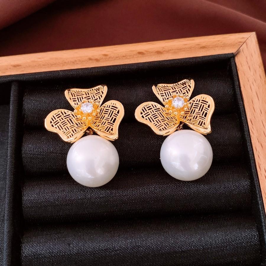 Silver Needle Diamond Oval Pendant Fringed Earrings Medieval Vintage Court Style Stud Earrings Light Luxury Retro Earrings