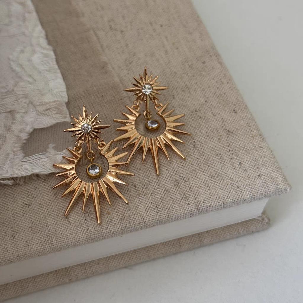 Retro Mangxing Zircon Pendant Earrings Cold Wind Niche Personality Earrings High Temperament Atmosphere Earrings