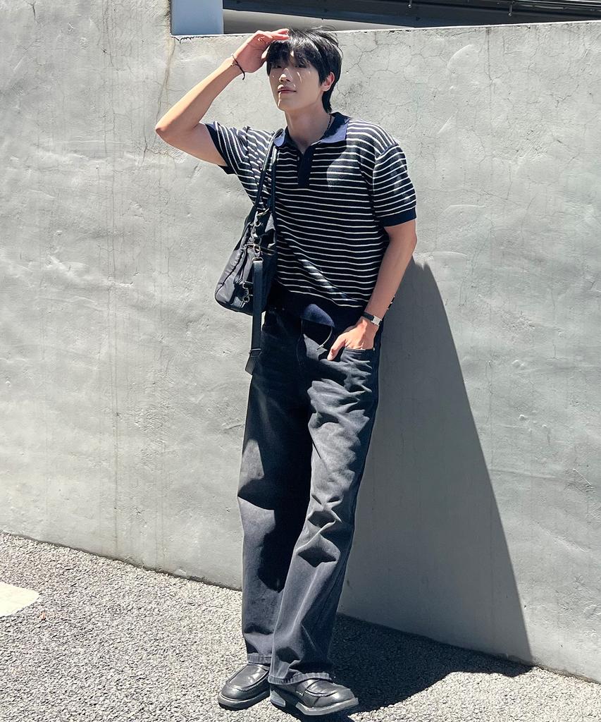 Mubeun Striped Collar Half Knit Navy