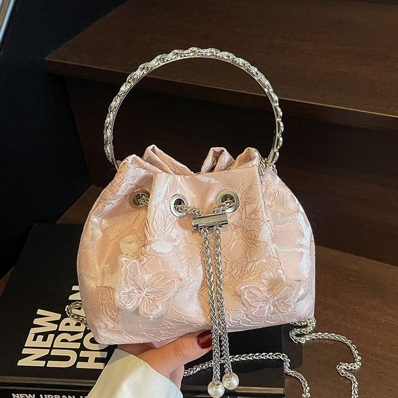 Spring and Summer New Personalized Embroidery Butterfly Pleated Portable Bucket Bag Fashionable Versatile Sweet Foreign Style Chain Messenger Bag