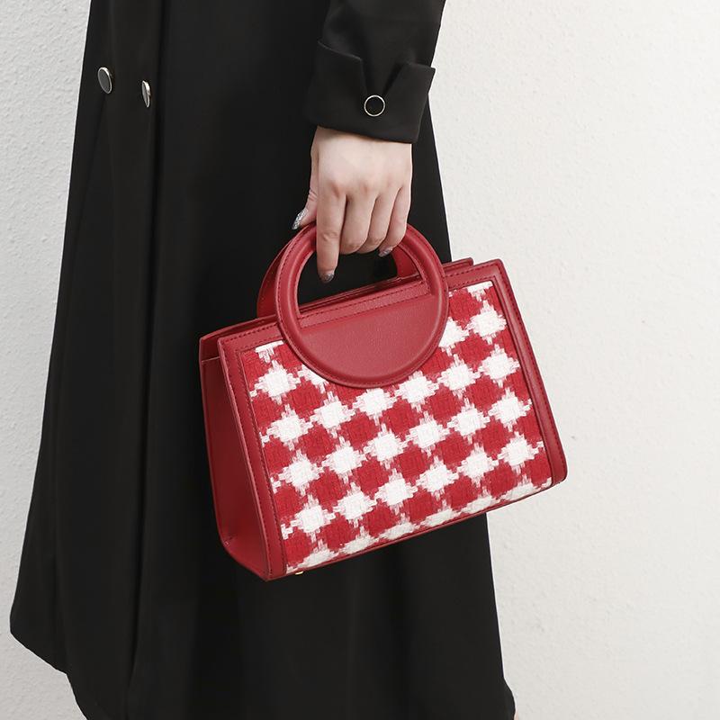 Красная женская сумочка для невесты 2024 года, новая модель, высококачественная стильная сумочка, сумка через плечо, нишевая винтажная специальная свадебная сумка красный