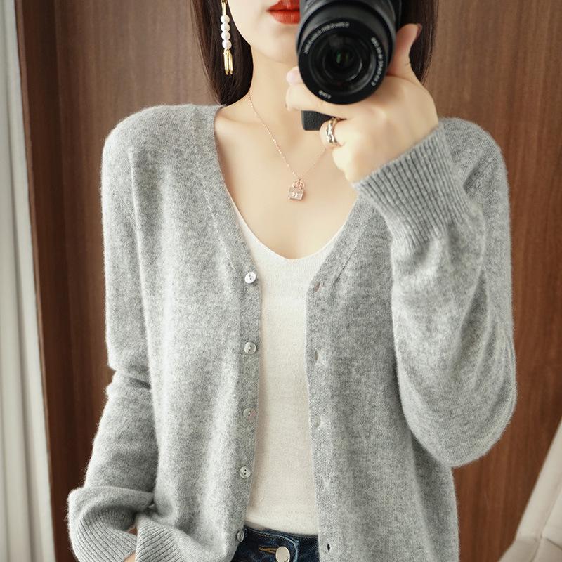 

Spring/Summer V-Neck Plus Size Women s Long Sleeve Loose Cardigan Sweater - Thin & Versatile Casual Knitwear M