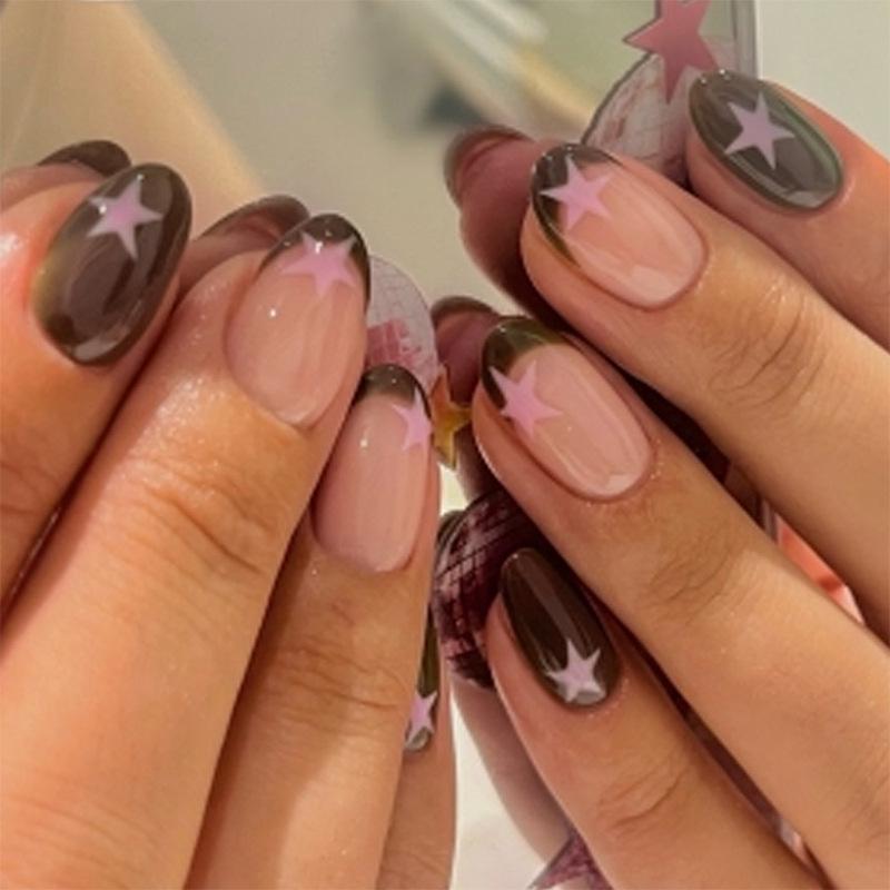 

Summer Star Wearable Short Oval Nails: Simple, Stylish Nail Art for Women