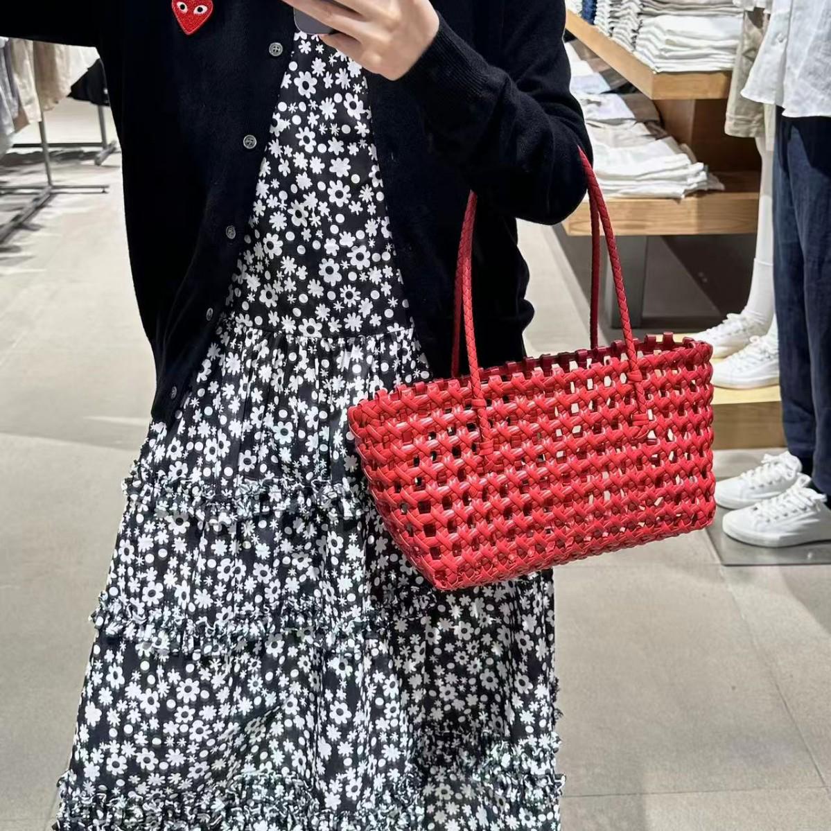 

Женская Красная Соломенная Сумка-Тоут с Ажурным Плетением - Летняя Пляжная Сумка на Плечо Base 20cm, Top 38cm, Width 12cm, Height 18cm красный