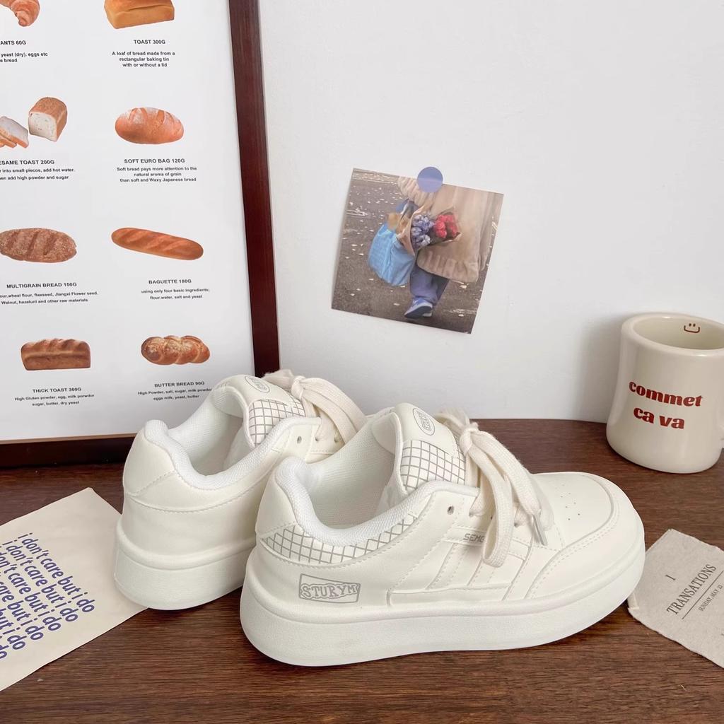 2025 spring new popular women's shoes student versatile sports and leisure little white shoes ins street shooting trendy shoes bread shoes