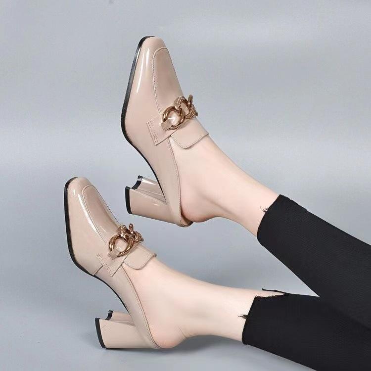 

Крутые тапочки женские носят новые туфли на высоком каблуке с полуподдержкой одинарные туфли из лакированной кожи туфли мюли ленивая сумка голова полутапочки осенью 40 абрикосовый