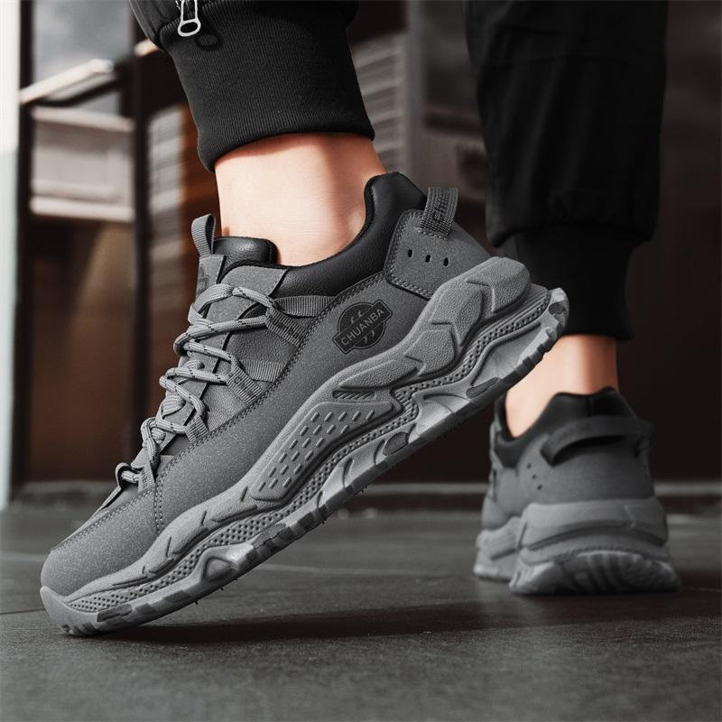 2026 New Thick Soled Comfortable Breathable Outdoor Sports Hiking Retro Labor Protection Casual Sports Men's Shoes