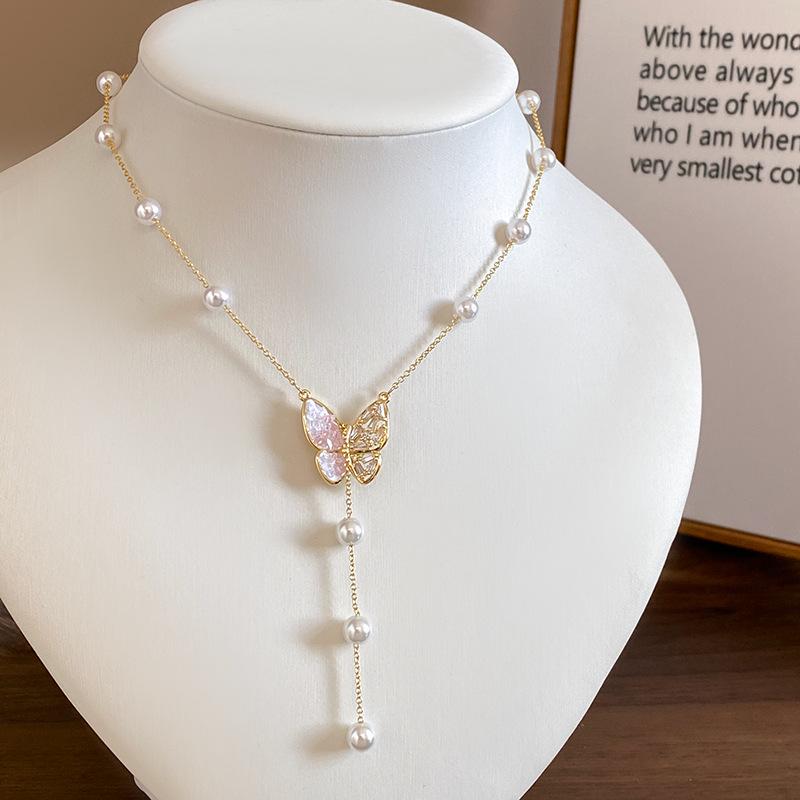 Schmetterlingsquaste Perlenanhänger Halskette: Elegante High-End Schlüsselbeinkette für Damen