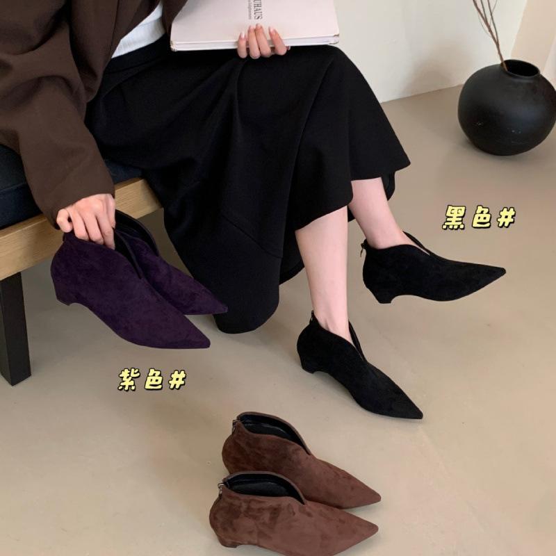 2025 New Short Thick Heel Suede Low Tube V Mouth Martin Fashion Women's Short Boots