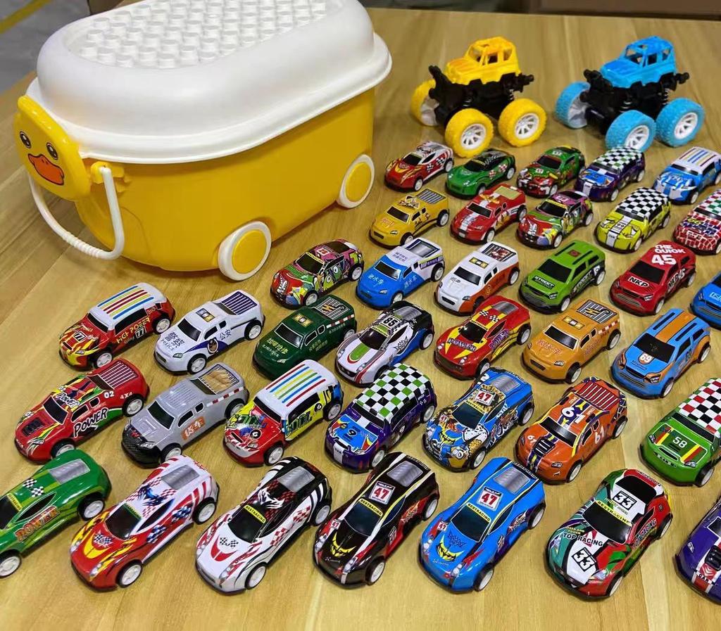 Alloy Pull-Back Ejection Car: Metal Tinplate Bouncing Racing Car with Color Box Packaging