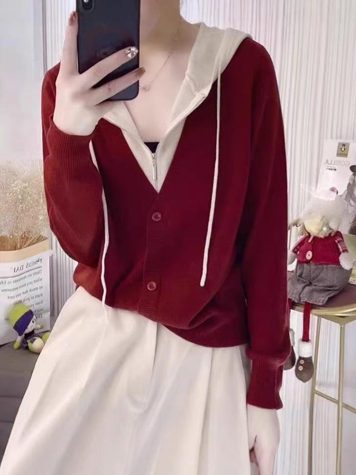 2024 Chic Layered Hooded Knitwear: Women's Two-Piece Color Block Sweater