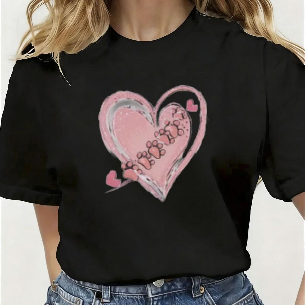 Women's white short-sleeve T-shirt with large pink heart design, casual summer T-shirt