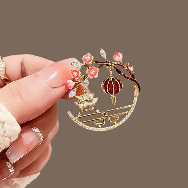 Ruyi Pipa Brooch: Elegant Classic Pearl Pin for Women’s Cheongsam