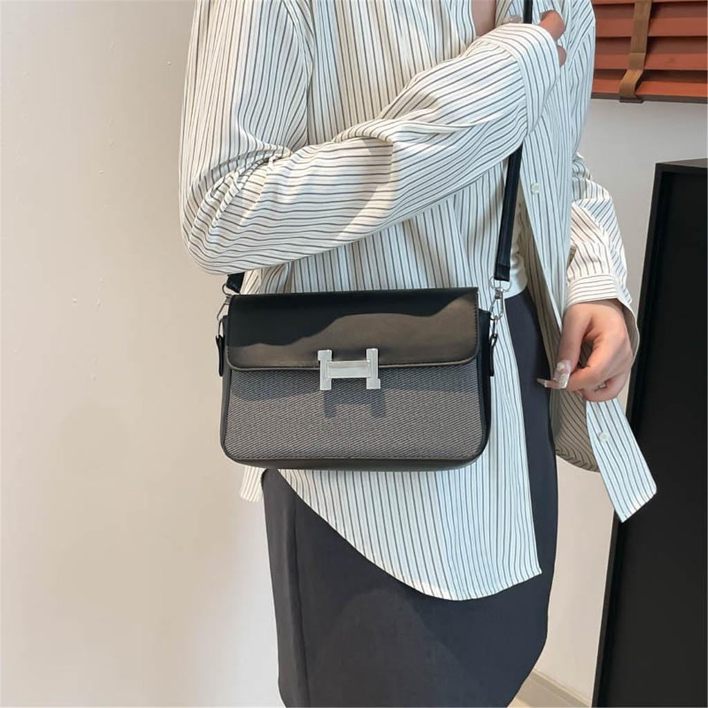 Retro Texture Small Bag Female Casual Handbag Small Square Bag Fashionable Fashionable Commuter Crossbody Bag