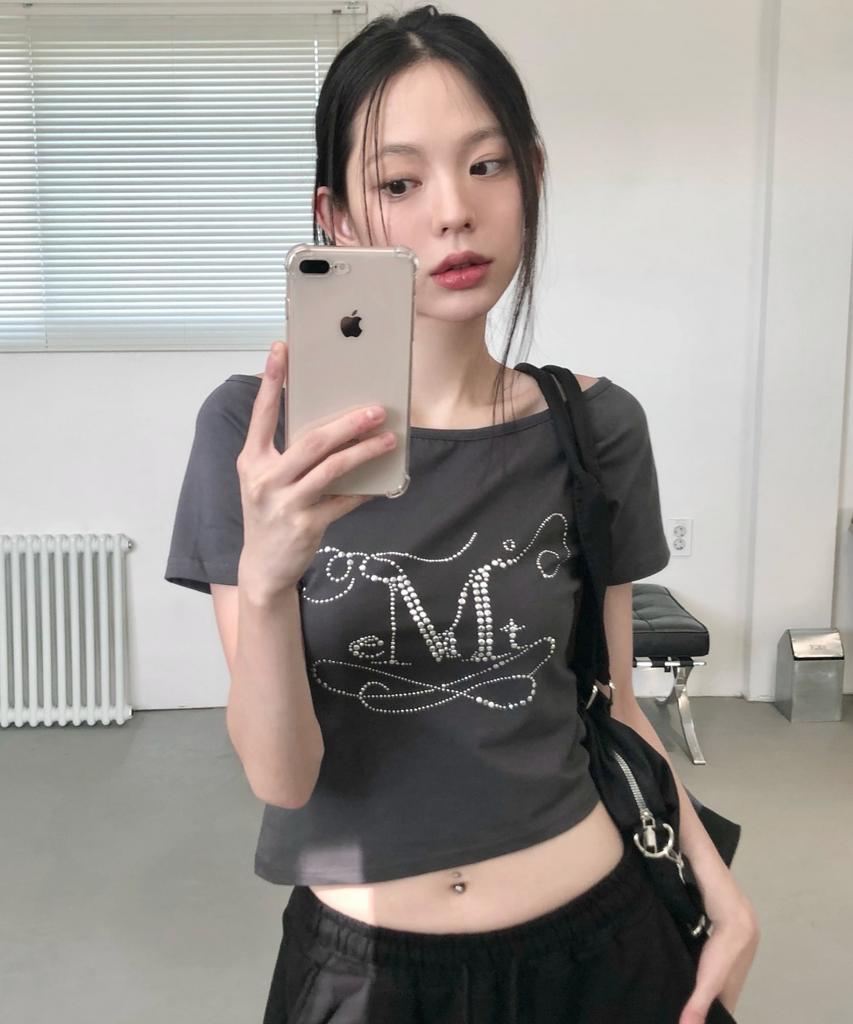 Mucent Glint One Shoulder Cubic Point Asymmetrical Short Sleeve Tee