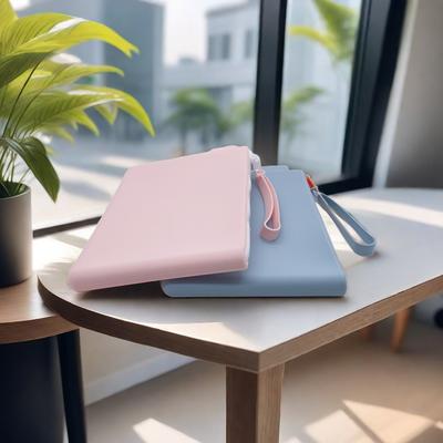 כלים ואביזרים – תיקי איפור