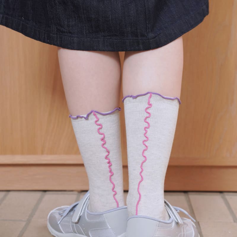 STUDIO SOCKSTOP Two-Way Ruffle Crew Socks