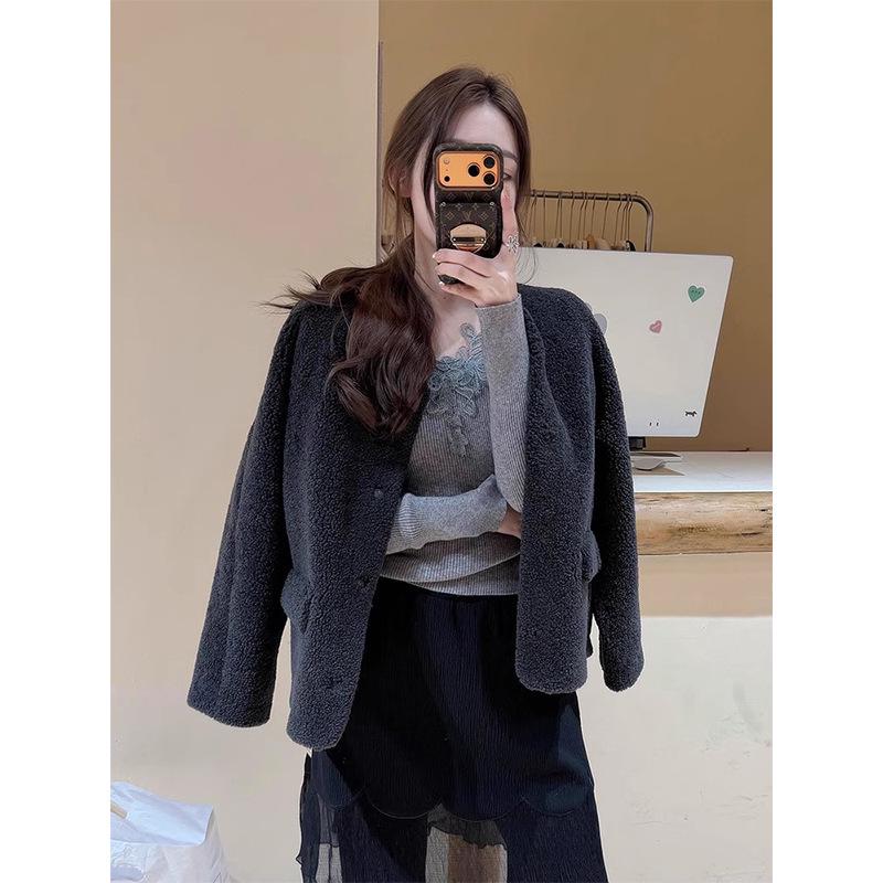 Women's Lace Trim Slim Fit Low-Neck Top - Autumn/Winter Fashion