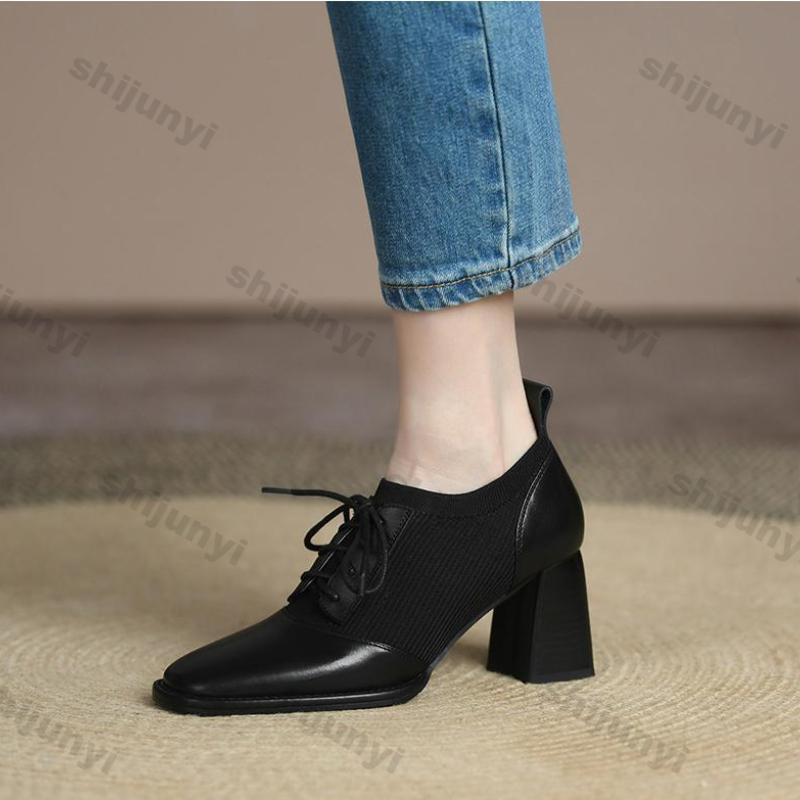 Mode Damen Pumps Luxus Leder High Heels Neu Britischer Stil Mode Eckige Zehenpartie Blockabsatz Einzelne Schuhe Klobige Elastische Lederschuhe
