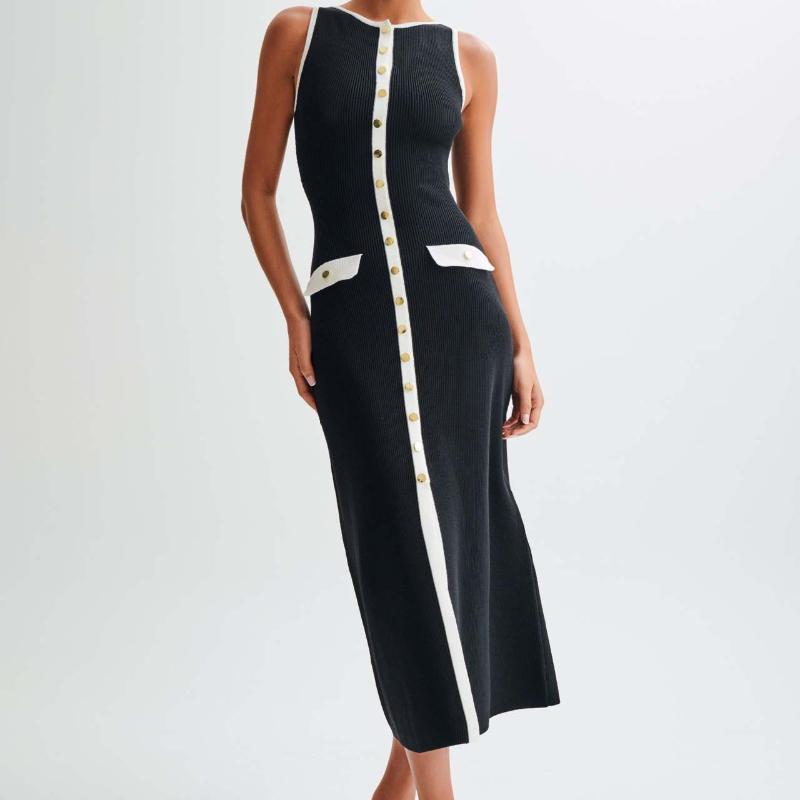 Gestricktes Kleid mit elegantem Temperament und Metallschnalle Langer Rock