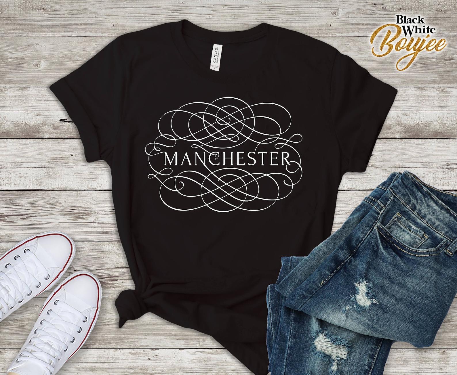Manchester Traveling Tshirt, Beautiful Manchester Souvenir, Travel to UK Shirt, Amazing gift for Her, English Shirt, Calligraphy Manchester 4XL