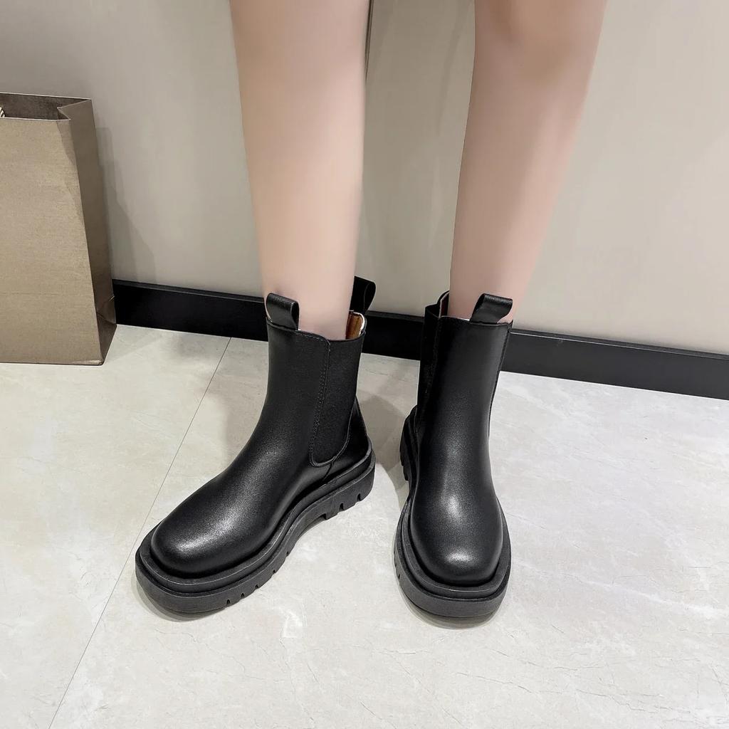Módní dámské boty Horké luxusní Chelsea boty se silnou podrážkou Dámské ploché ležérní boty Vysoce kvalitní módní obuv pro ženy Zapatos De Mujer