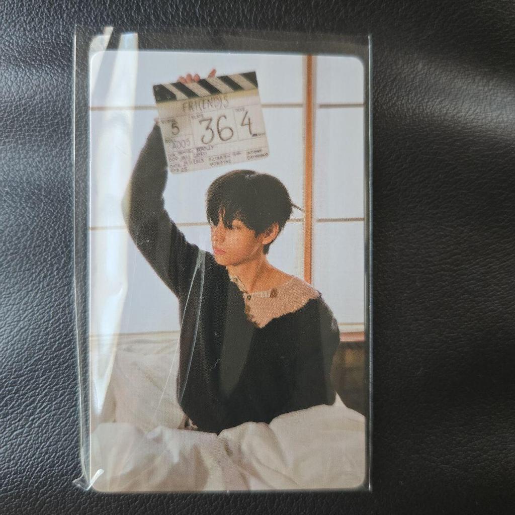 [USED] Friends Lottery FC Trading Card BTS Taehyung V FRIENDS
