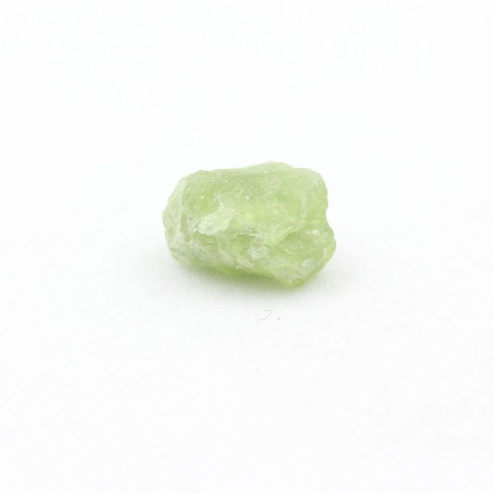 Pierres et Minéraux. Peridot. 2.690 ct. Almklovdalen, Vanylven, Norvège.