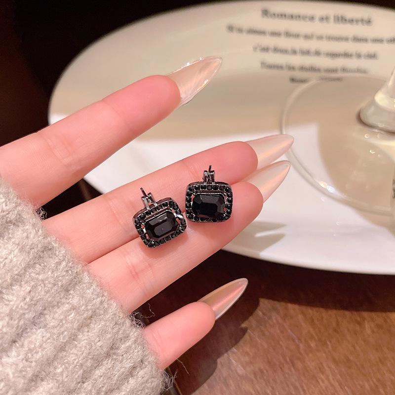 Pendientes de Zirconia Negra Coreanos: Pendientes modernos, lujosos, antialérgicos y versátiles para mujer