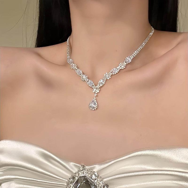 New flash diamond necklace earrings set birthday evening dress collarbone chain accessories women