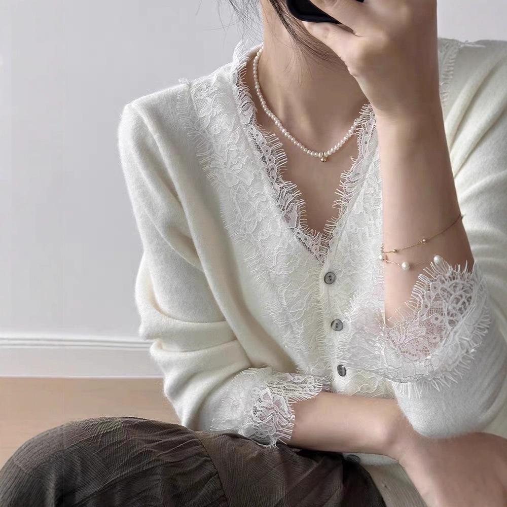 

Autumn 2025 V-Neck Lace Patchwork Knit Cardigan for Women One Size